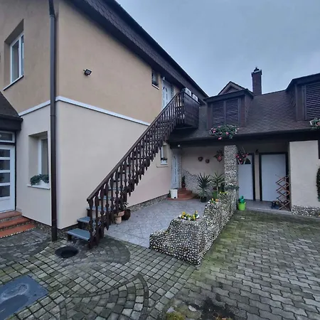 With Bbq In 55116 Apartamento Balatonlelle